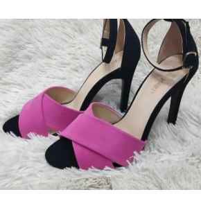 Beautiful ladies heel shoe