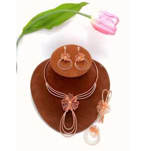 Viennoise designed necklace and earrings - 3255