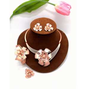 Viennoise designed necklace and earrings - 3262