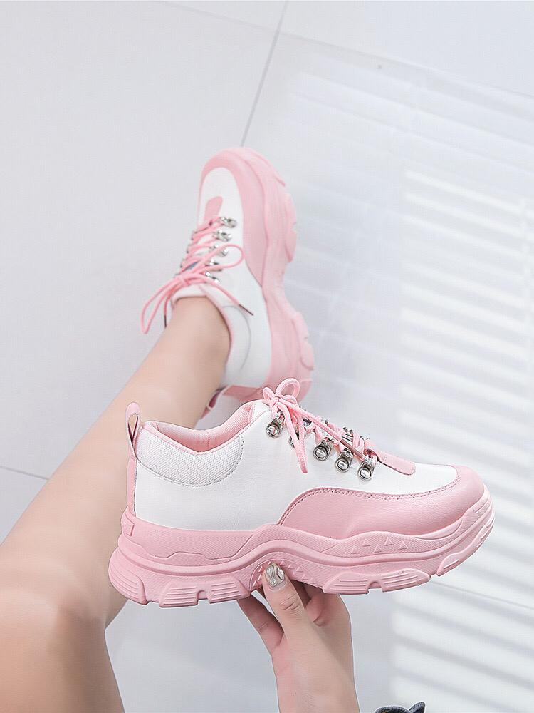 LADIES SPORTY SNEAKERS