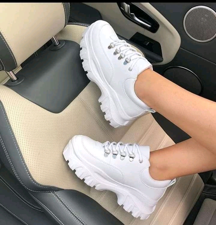 TRENDY SNEAKERS - WHITE